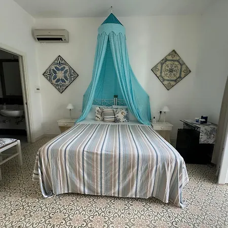Lisca Bianca 4*