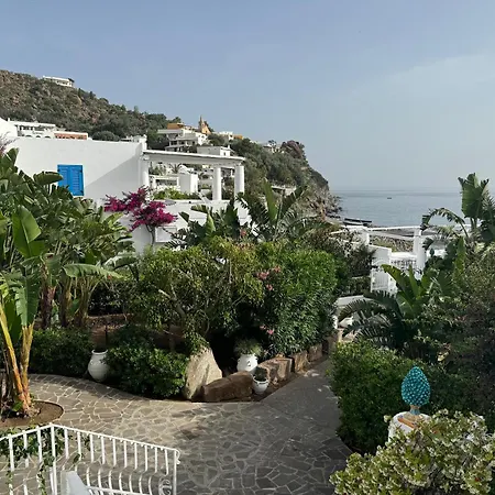 Hotel Lisca Bianca 4*