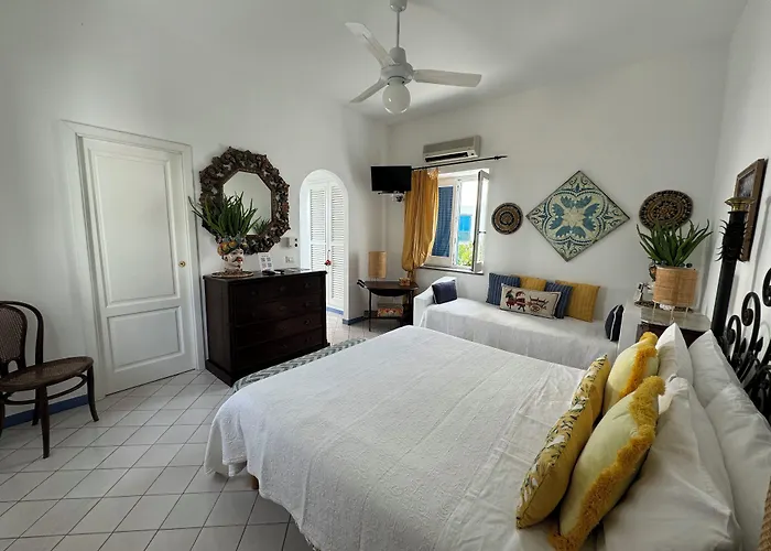 Hotel Lisca Bianca 4*