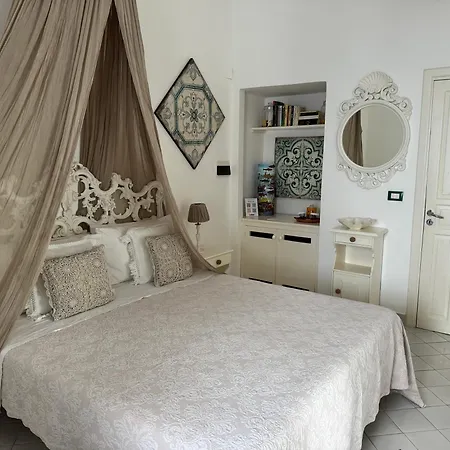 Hotel Lisca Bianca 4*