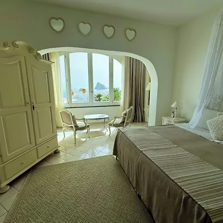 Lisca Bianca Hotel 4*