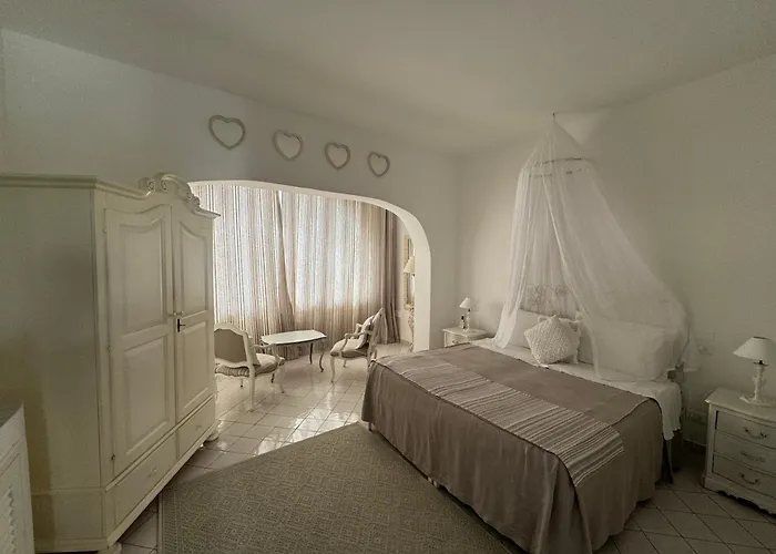 Lisca Bianca Hotel